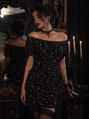 NO COMMENT WOMEN'S SHORT SLEEVE BLACK FLORAL Scalloped DRESS SIZE L stretch goth